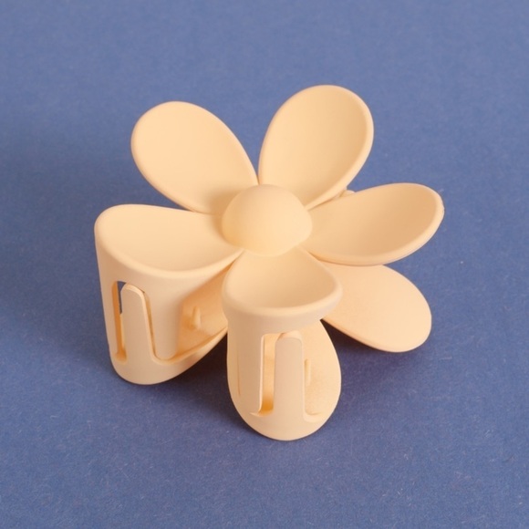$4 ADD ON ITEM - Pastel Daisy Flower Clip - Orange - Picture 1 of 4